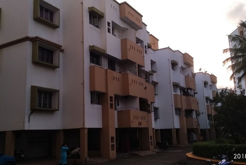 paying-guest-accommodation-for-men-kumar-samruddhi-vishrantwadi-pune-society-building